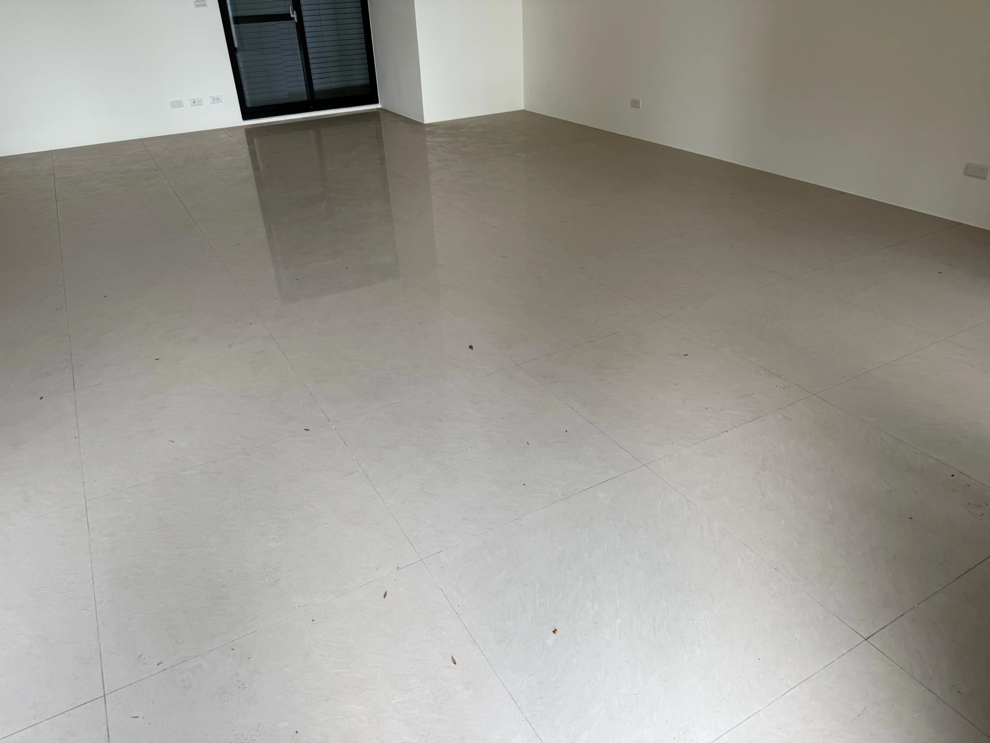 店面局部牆面.樓梯扶手拆除、局部地面打除施工前、中、後