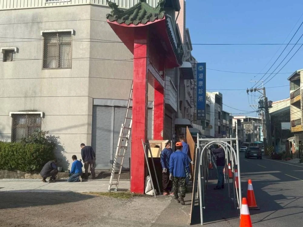 寺廟拱門拆除施工前、中、後