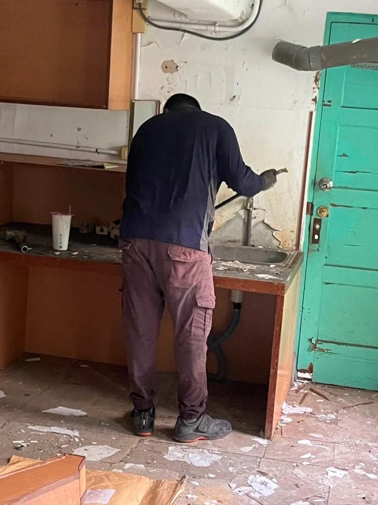 學校校室局部木作裝潢拆除