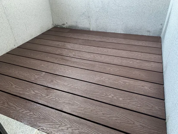 塑木地板如何清潔？/塑木地板廠商/台中塑膠地板/台中塑膠地板施工/台中戶外地板施工/台中塑膠地板安裝